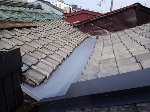 瓦屋根 谷樋の交換後